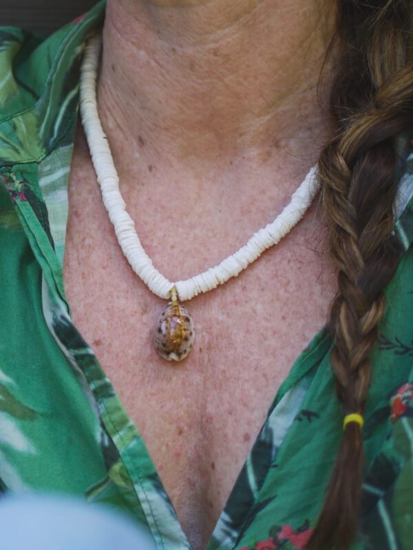Collier Slide – Image 2